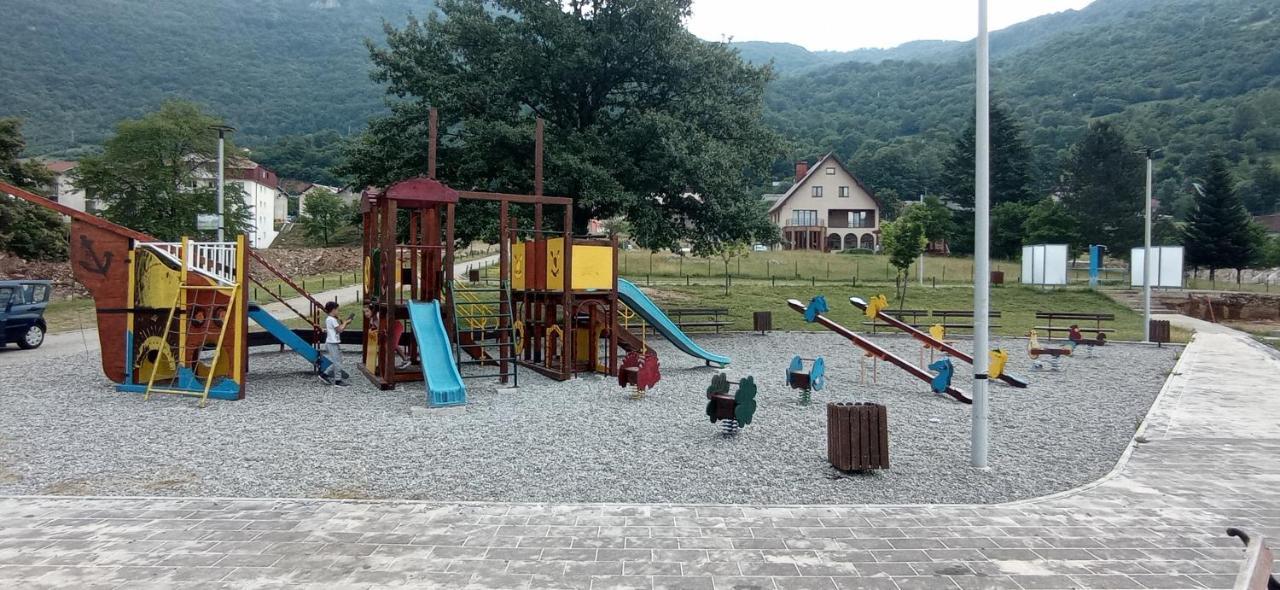 Apartment Holiday Lake - Piva 2022 Pluzine Bagian luar foto